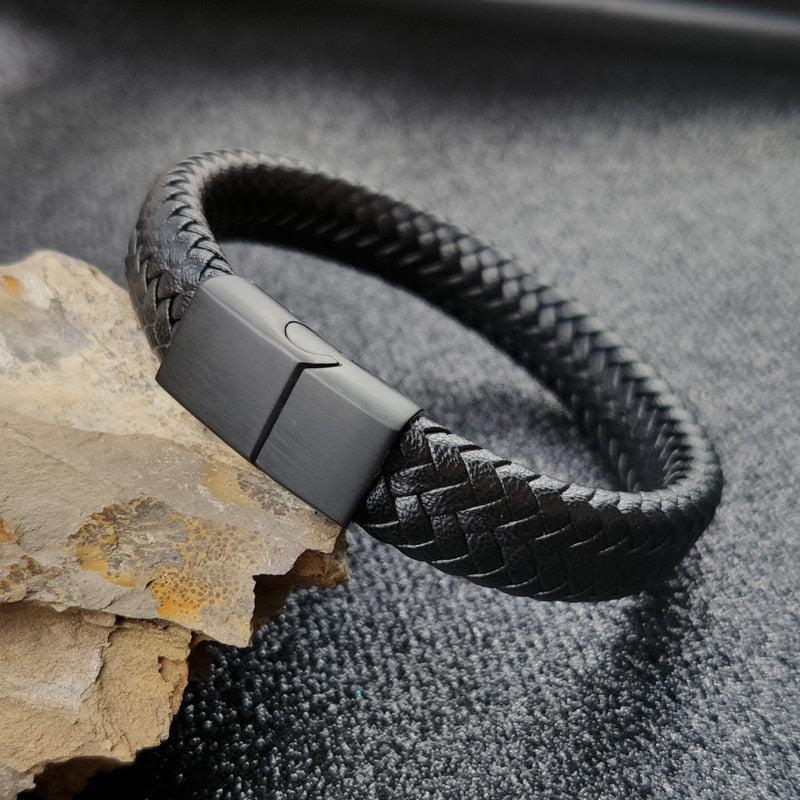 Modieuze armband met magnetische sluiting