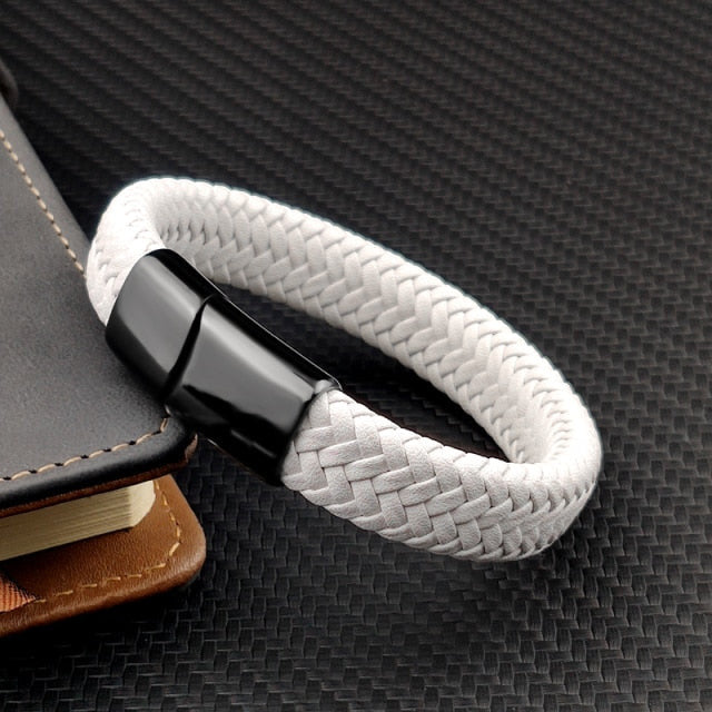 Modieuze armband met magnetische sluiting
